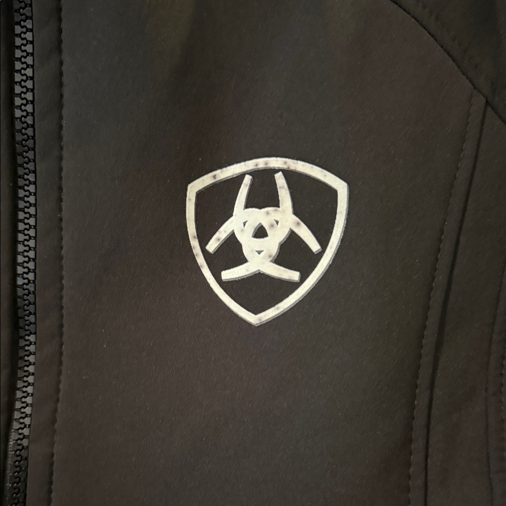 Ariat Black Softshell Jacket with Logo - Picture 4 of 7